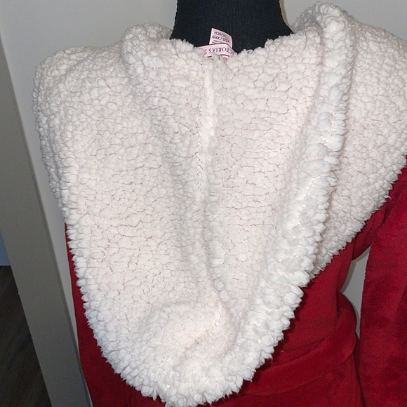 Victoria Secret Red Robe - Picture 8 of 9